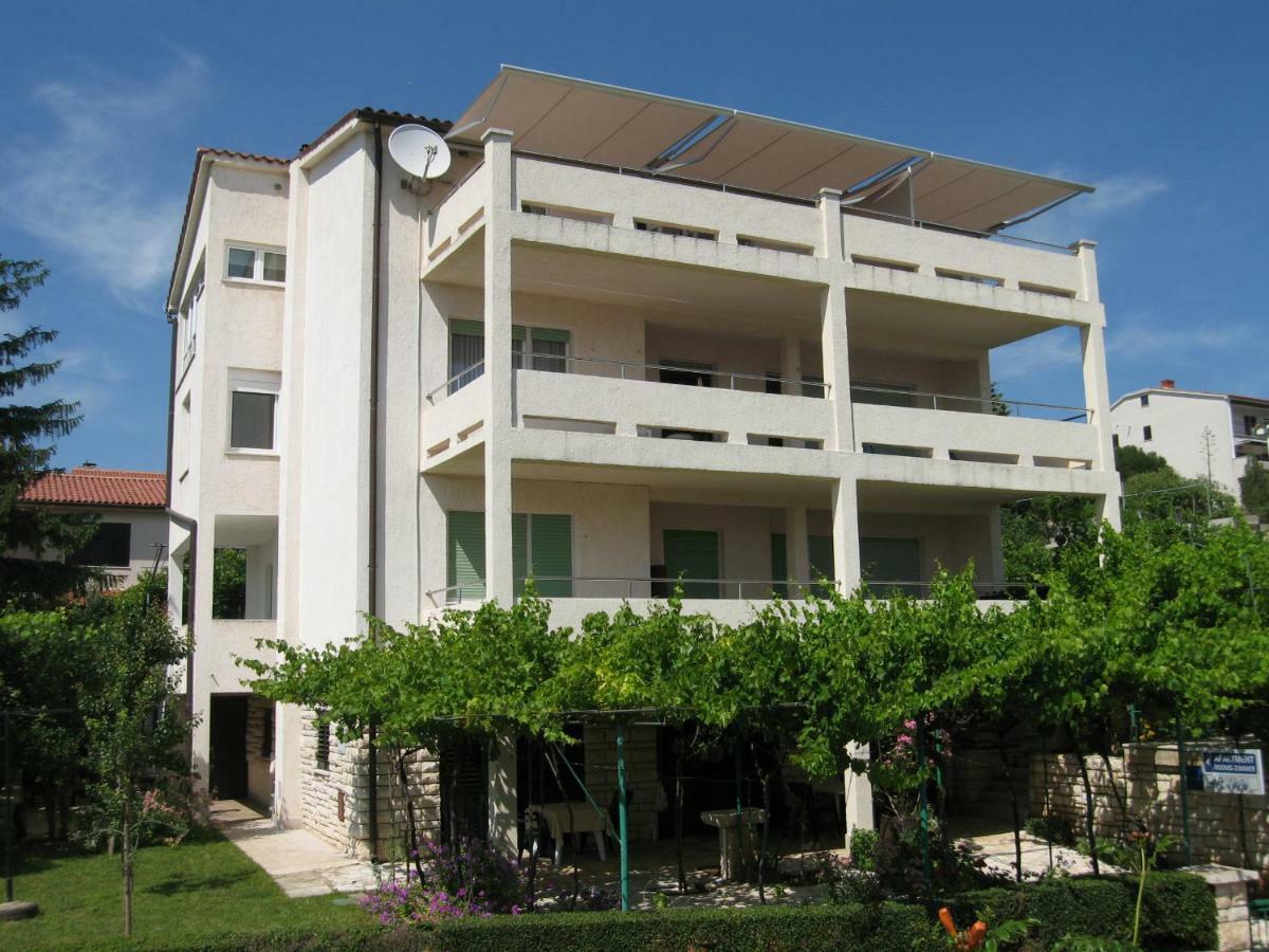 Apartment Petrinic V Pula Exteriör bild